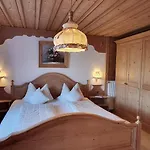 Alpenzauber Апартаменты *